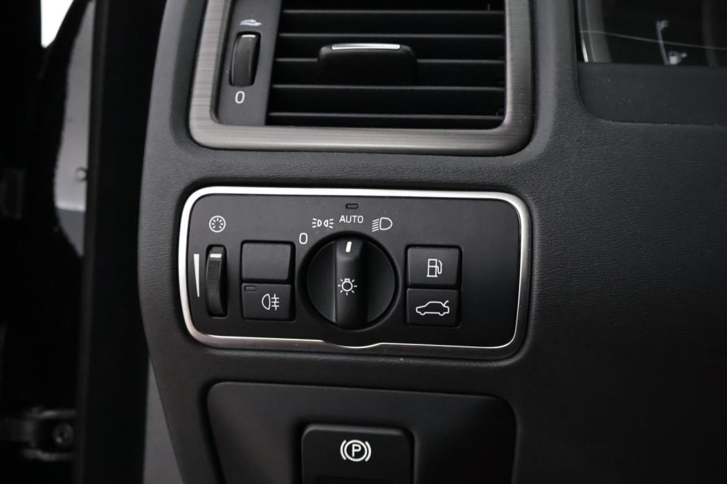 VOLVO XC70 2016