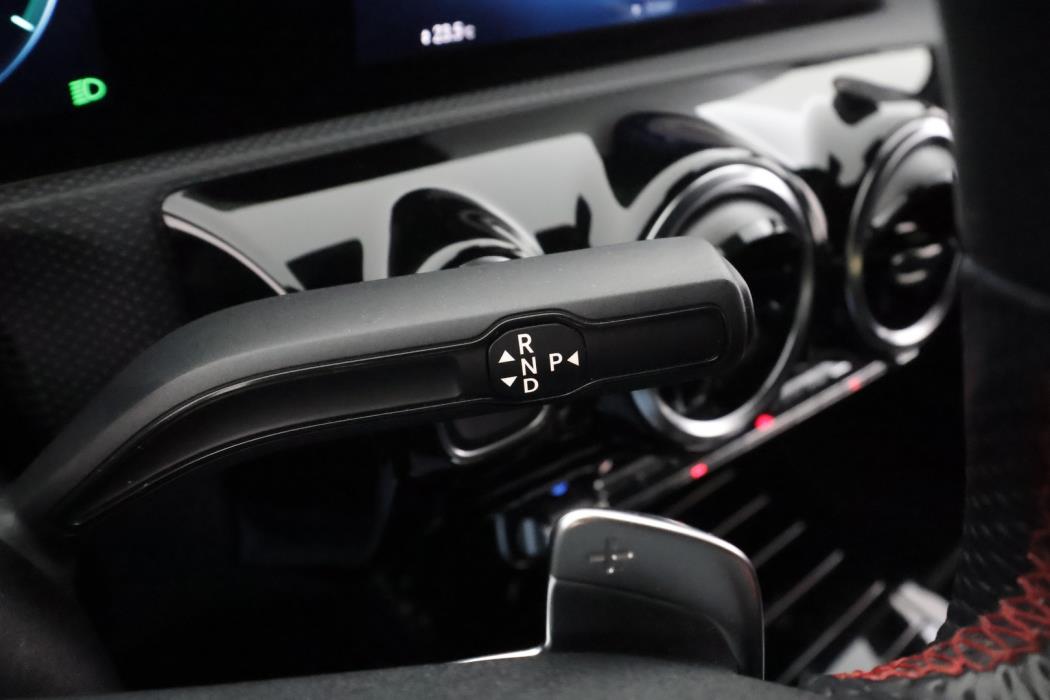 MERCEDES-BENZ CLA 2021