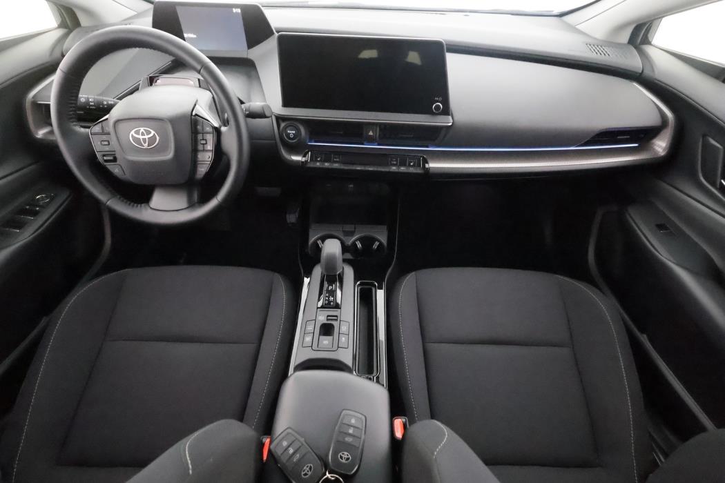 TOYOTA Prius Plug-in 2024