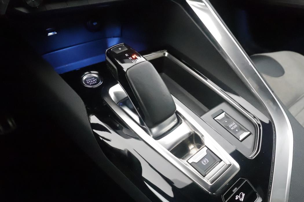 PEUGEOT 3008 2021