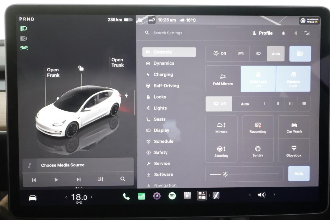 TESLA MODEL 3 2023