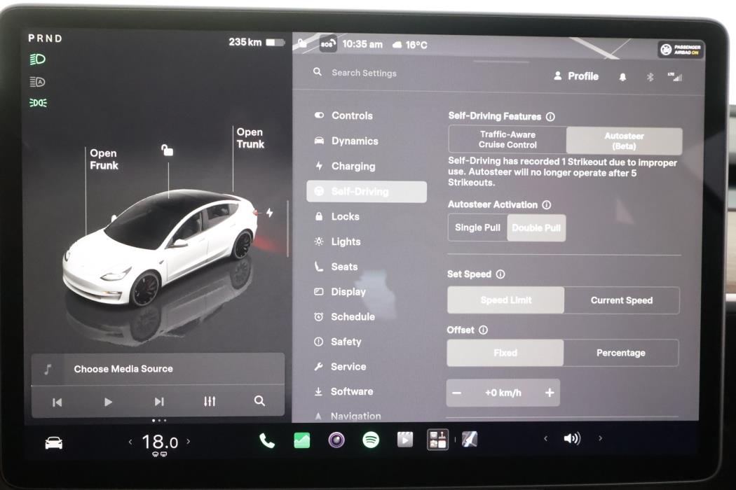 TESLA MODEL 3 2023