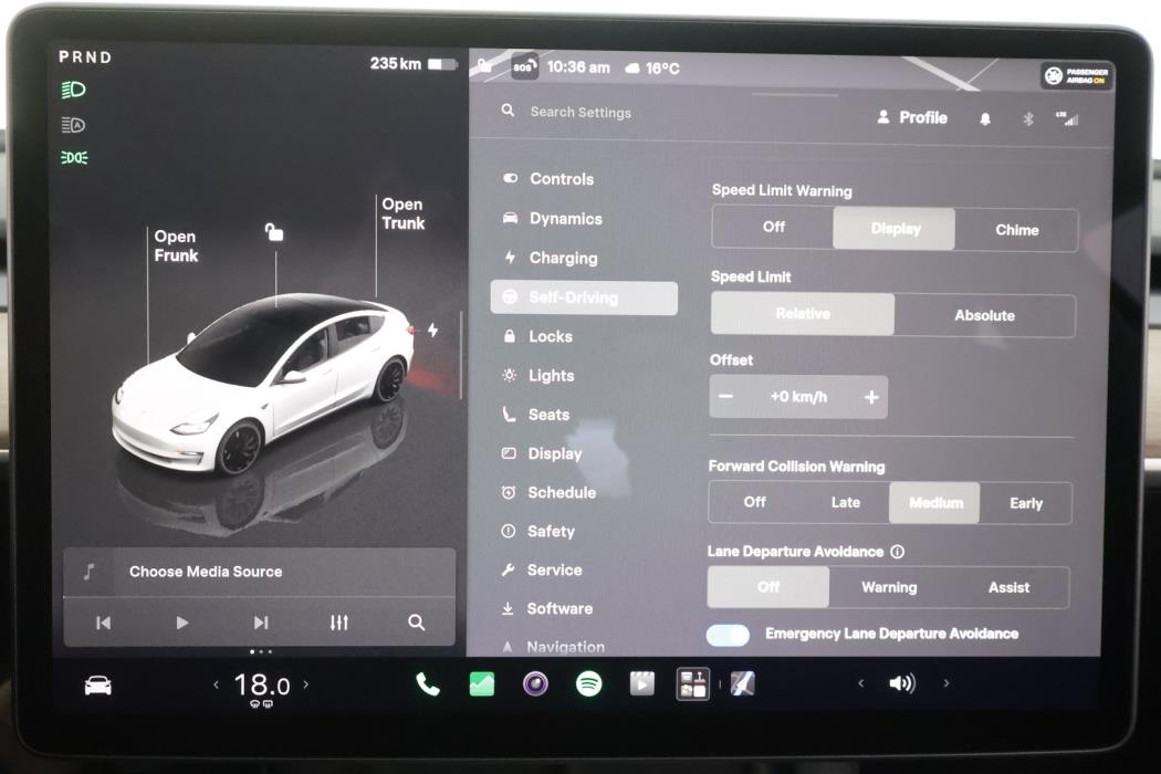 TESLA MODEL 3 2023