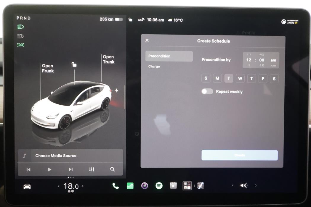 TESLA MODEL 3 2023