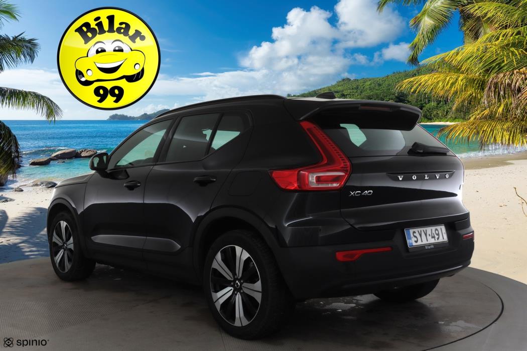 VOLVO XC40 2023