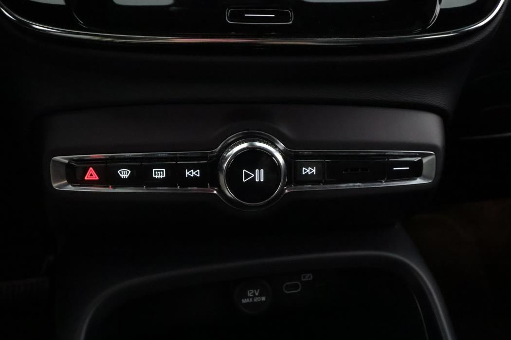 VOLVO C40 2023