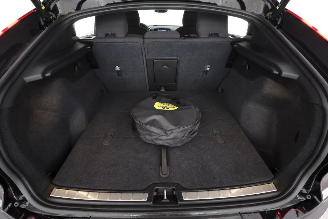 VOLVO C40 2023