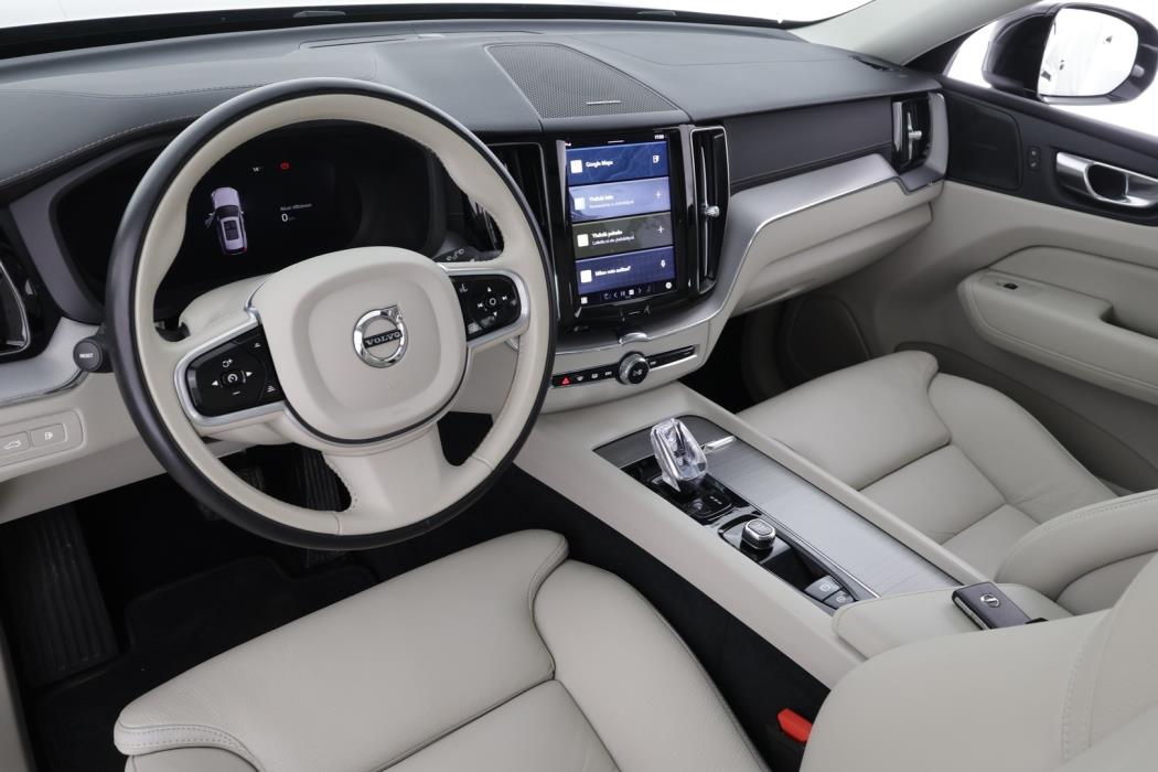 VOLVO XC60 2022