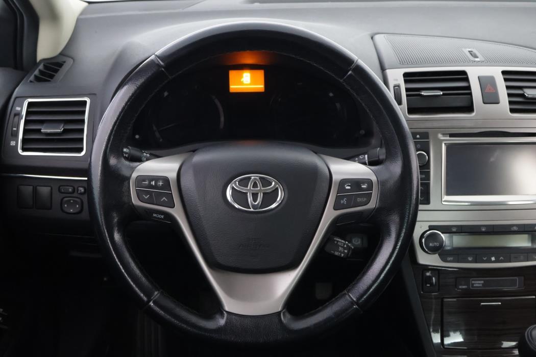 TOYOTA Avensis 2012