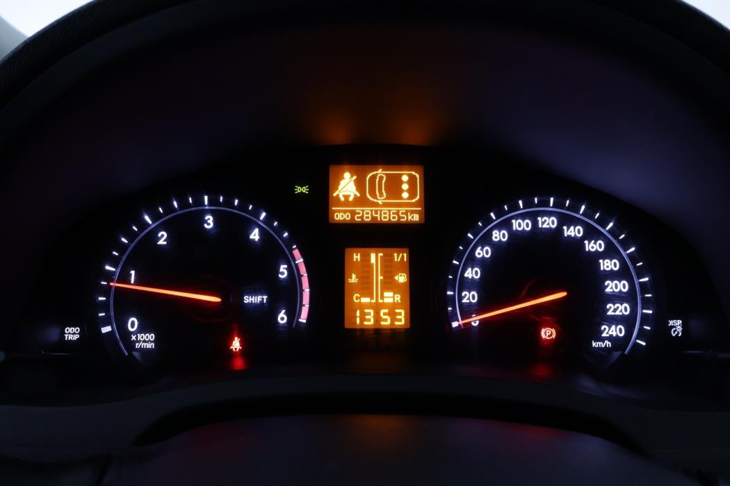 TOYOTA Avensis 2012