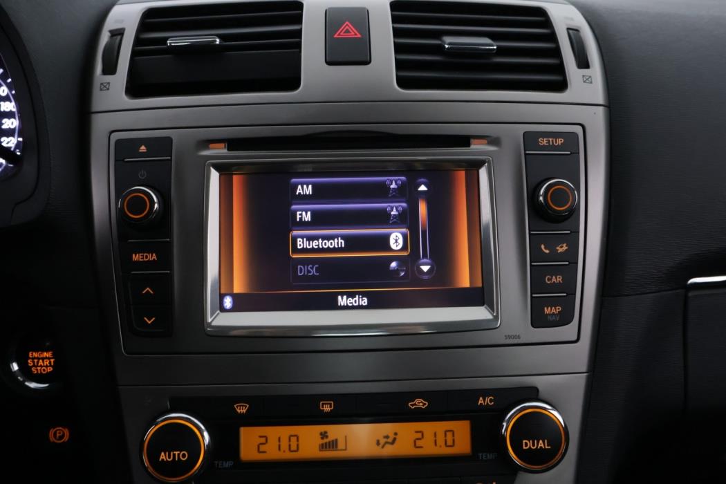 TOYOTA Avensis 2012