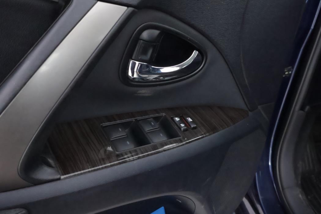 TOYOTA Avensis 2012
