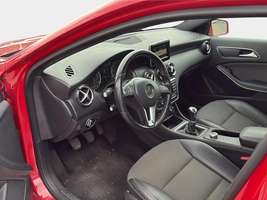 MERCEDES-BENZ A 2013