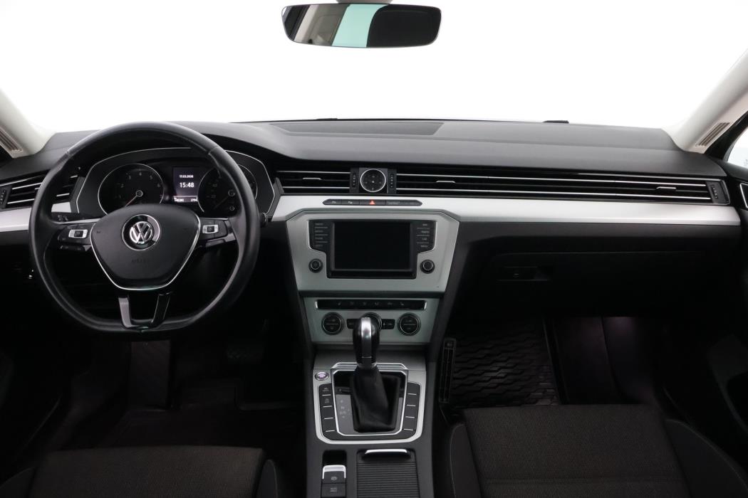 VOLKSWAGEN Passat 2017
