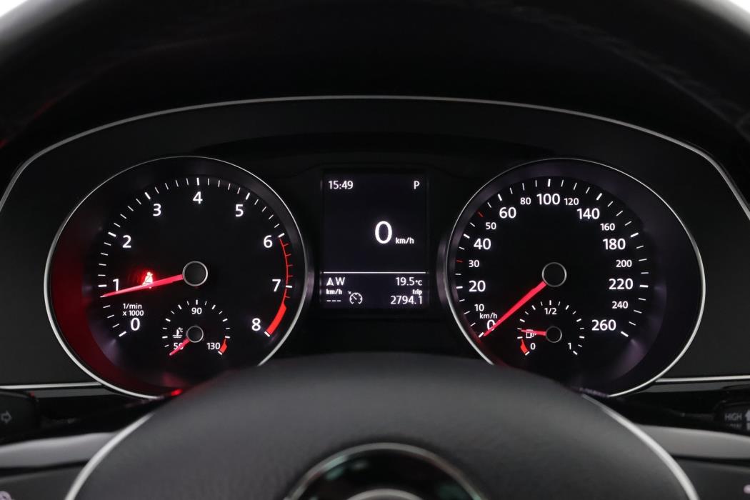 VOLKSWAGEN Passat 2017