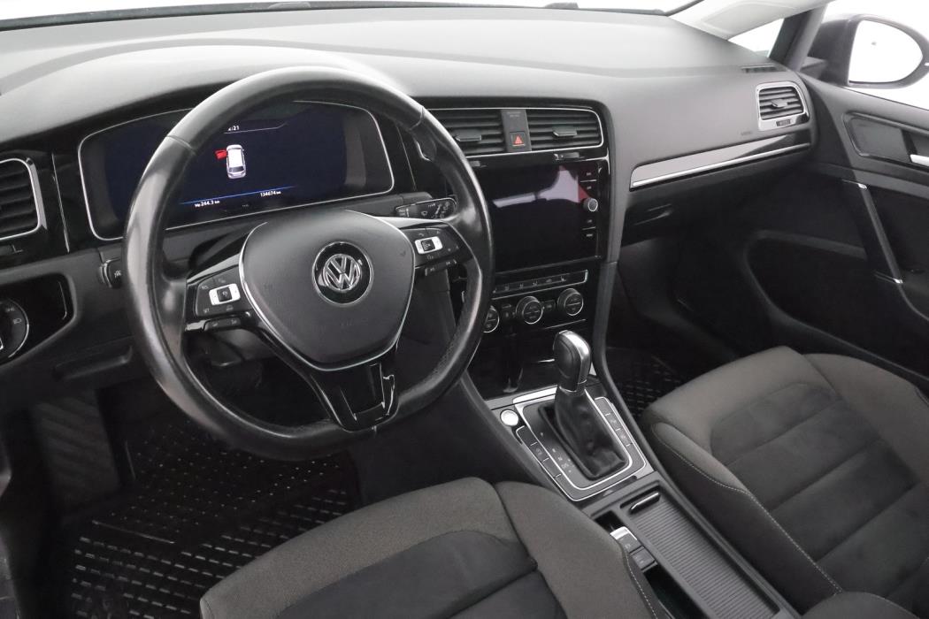 VOLKSWAGEN Golf 2018