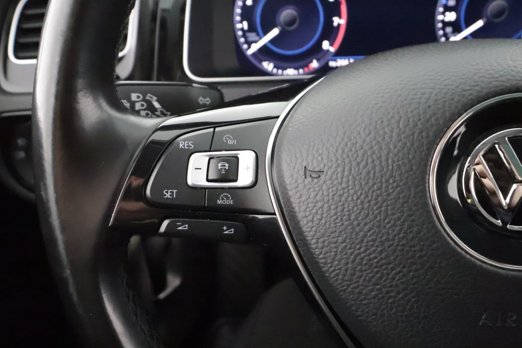 VOLKSWAGEN Golf 2018