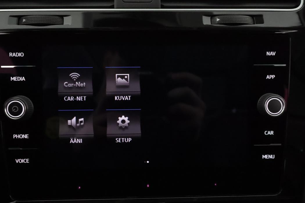 VOLKSWAGEN Golf 2018