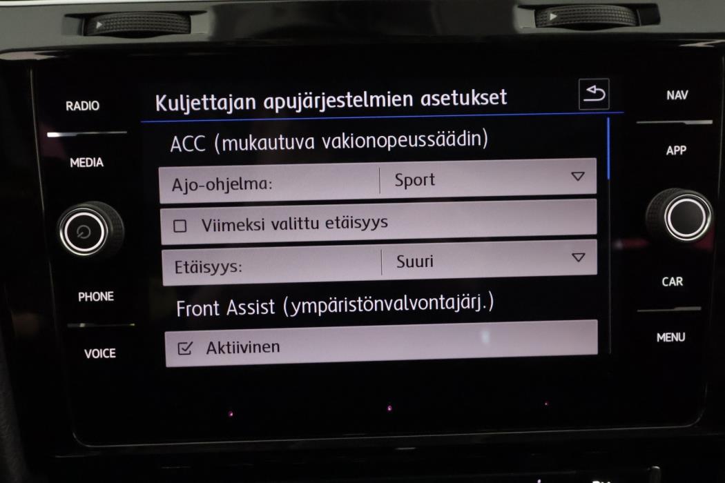 VOLKSWAGEN Golf 2018