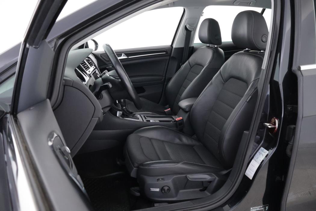 VOLKSWAGEN Golf 2013