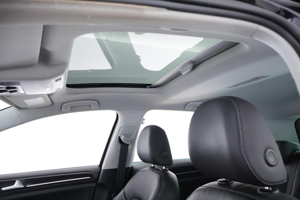 VOLKSWAGEN Golf 2013