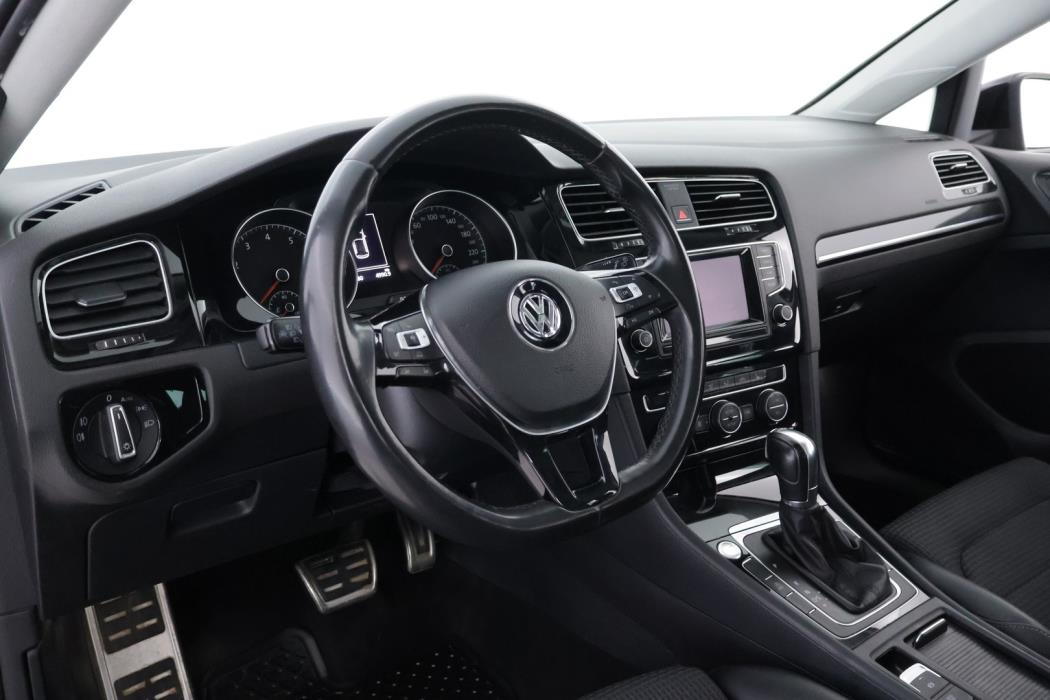 VOLKSWAGEN Golf 2013