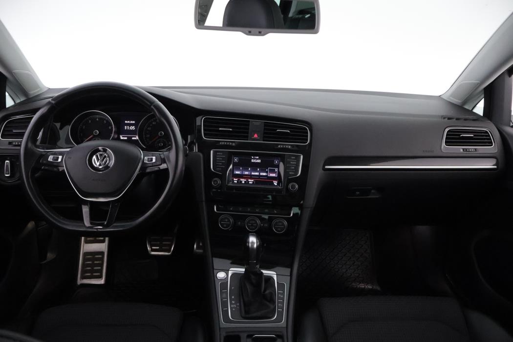 VOLKSWAGEN Golf 2013