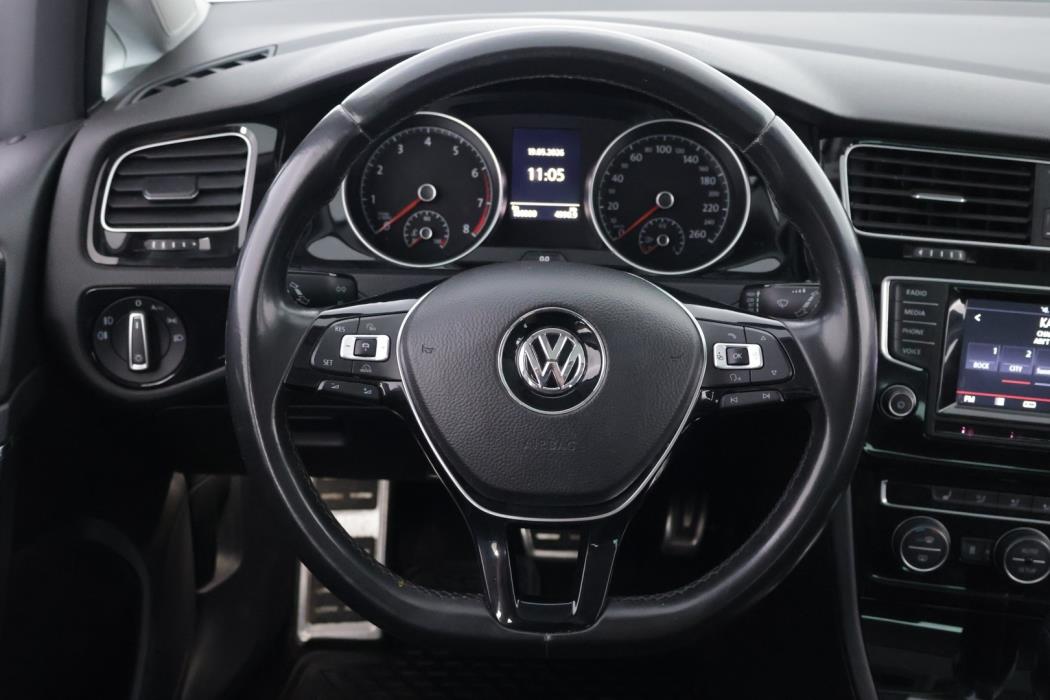 VOLKSWAGEN Golf 2013