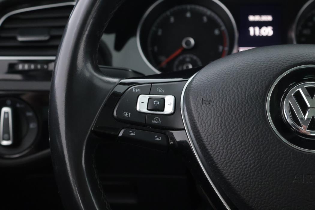 VOLKSWAGEN Golf 2013