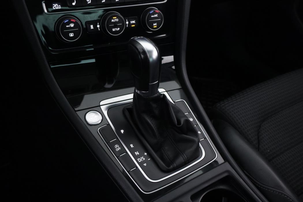 VOLKSWAGEN Golf 2013