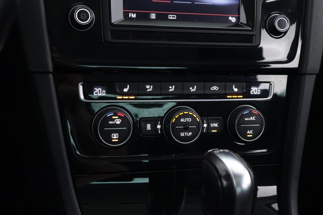 VOLKSWAGEN Golf 2013