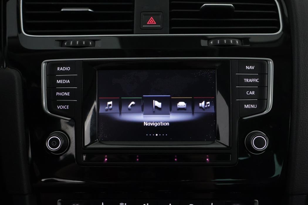 VOLKSWAGEN Golf 2013