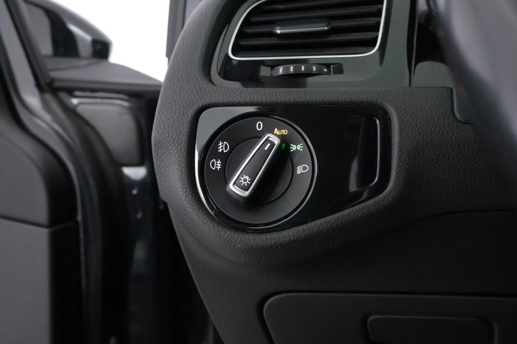 VOLKSWAGEN Golf 2013