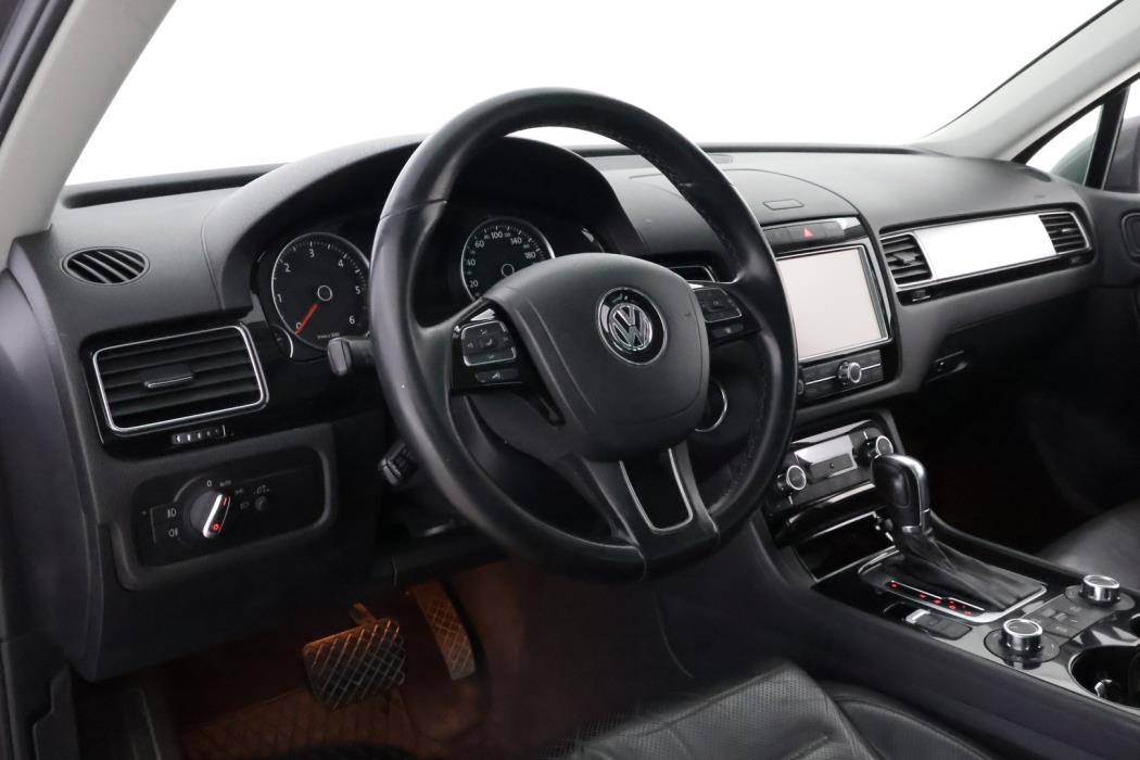 VOLKSWAGEN Touareg 2011