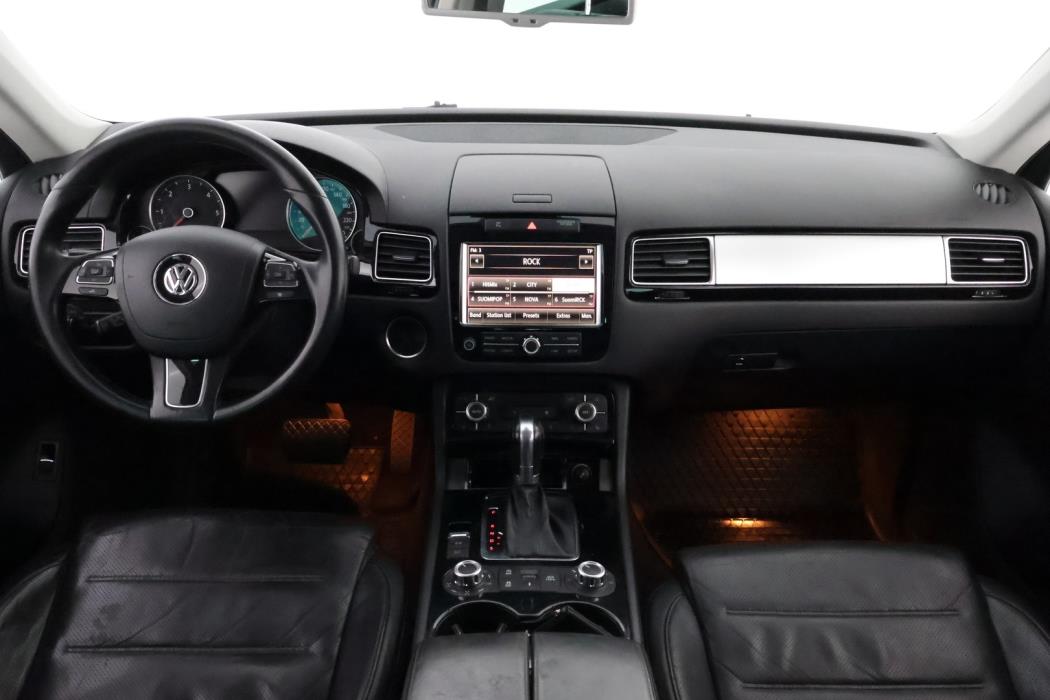 VOLKSWAGEN Touareg 2011