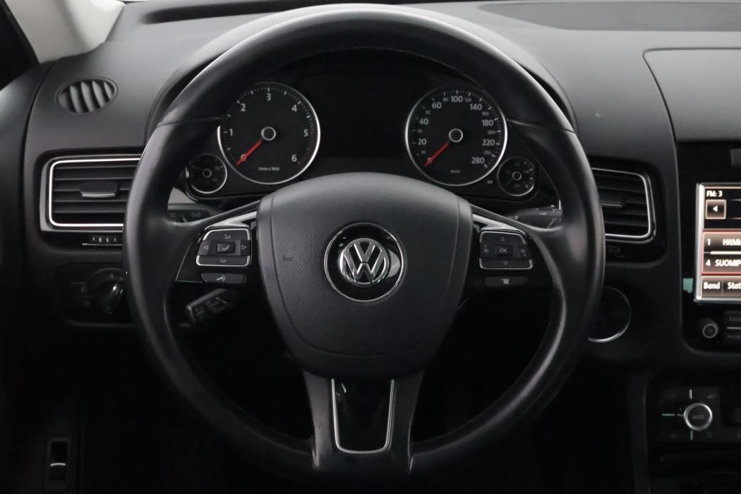 VOLKSWAGEN Touareg 2011