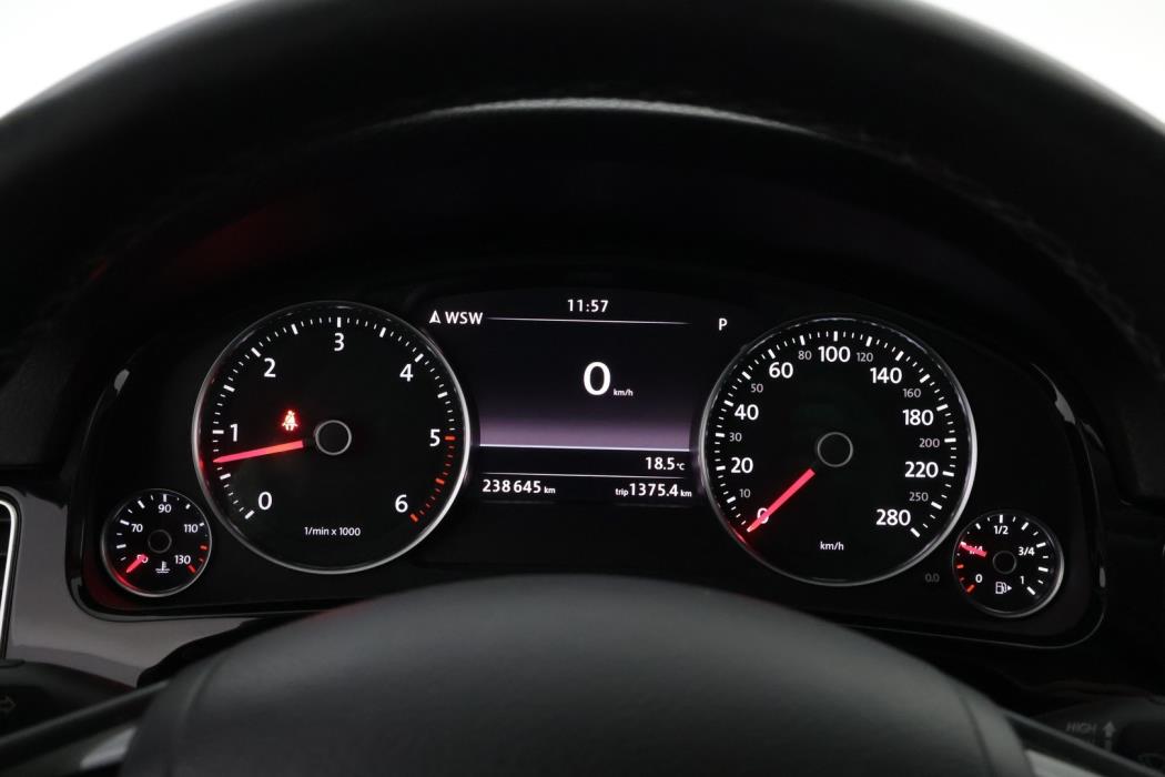 VOLKSWAGEN Touareg 2011