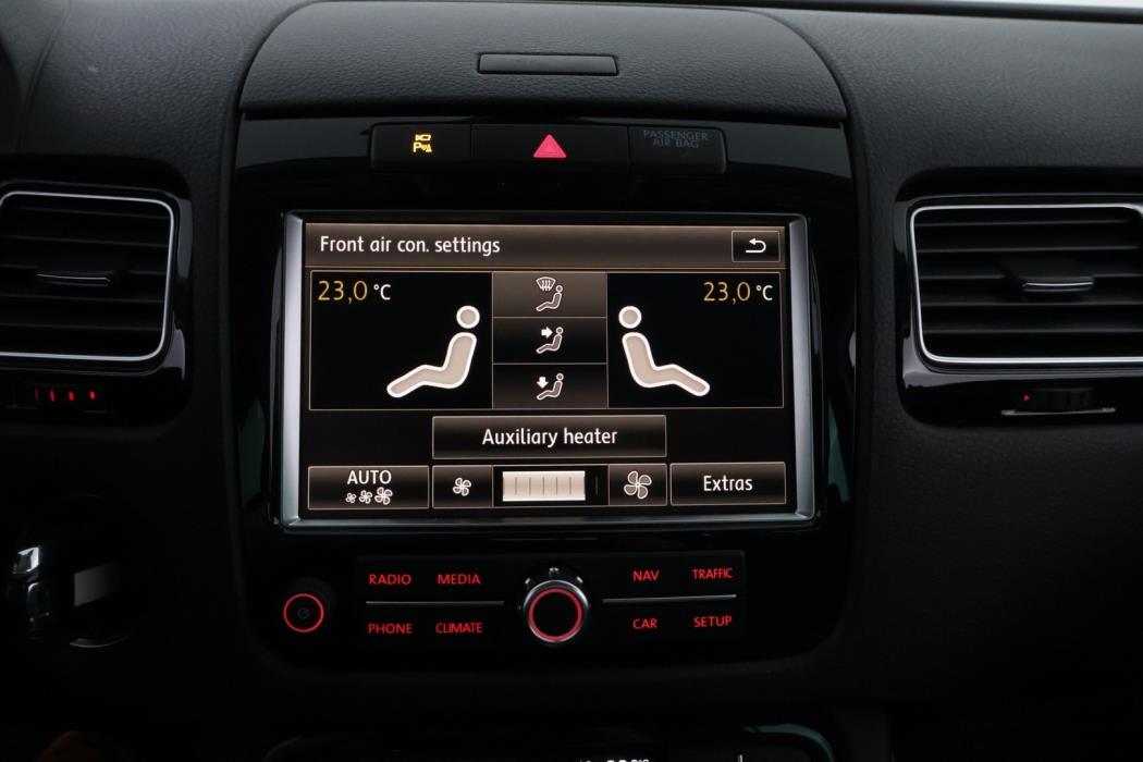 VOLKSWAGEN Touareg 2011