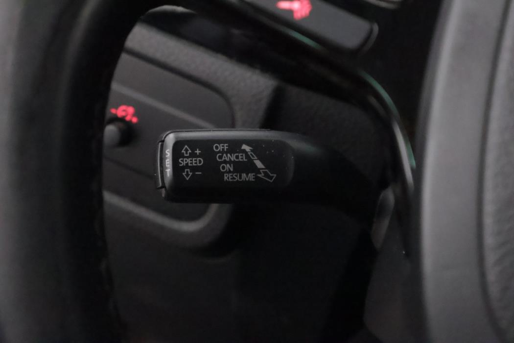 VOLKSWAGEN Touareg 2011