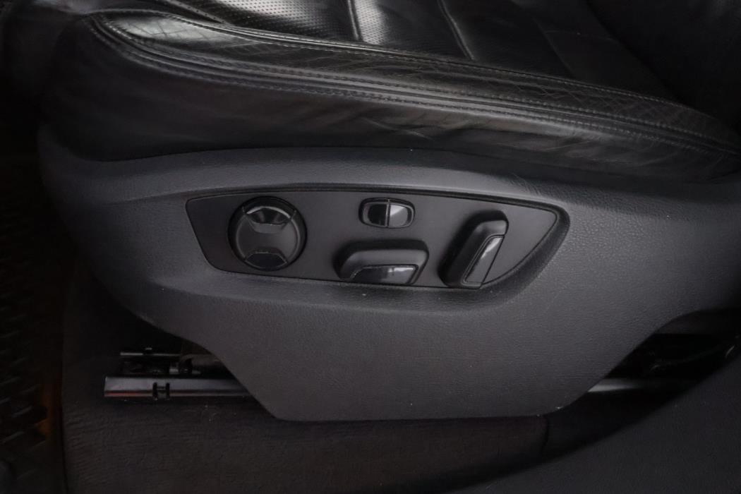 VOLKSWAGEN Touareg 2011