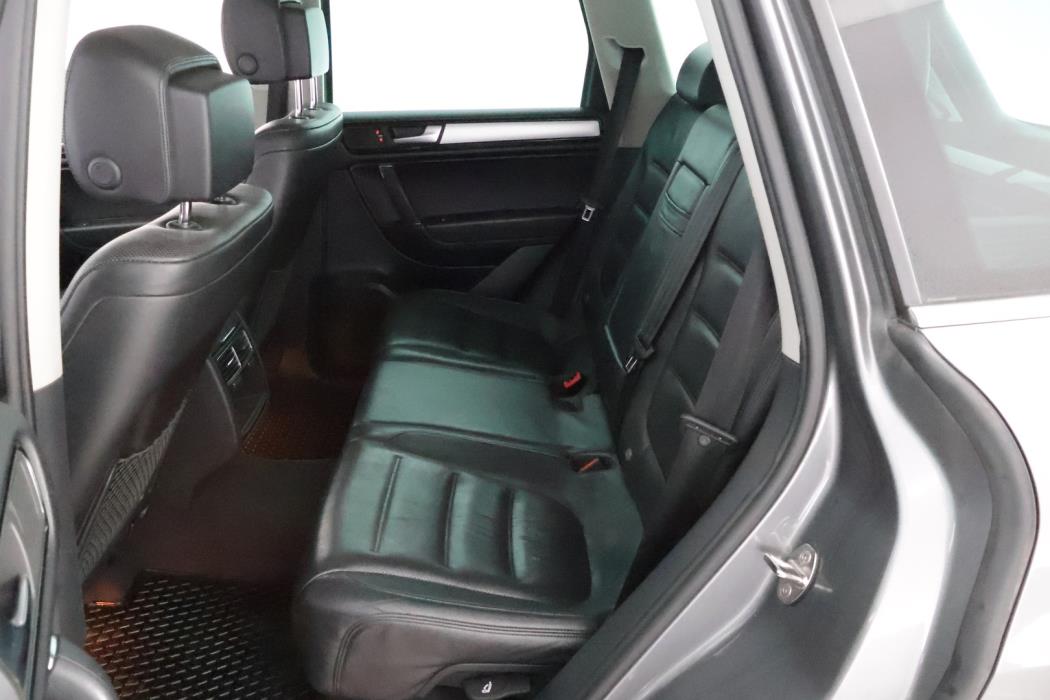 VOLKSWAGEN Touareg 2011