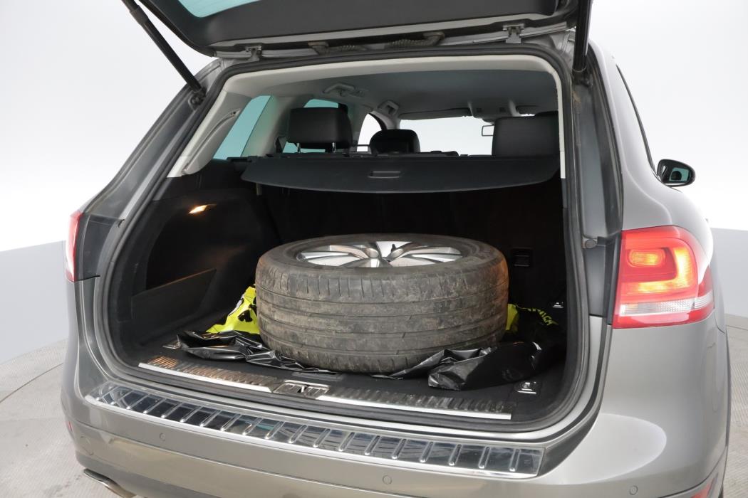 VOLKSWAGEN Touareg 2011