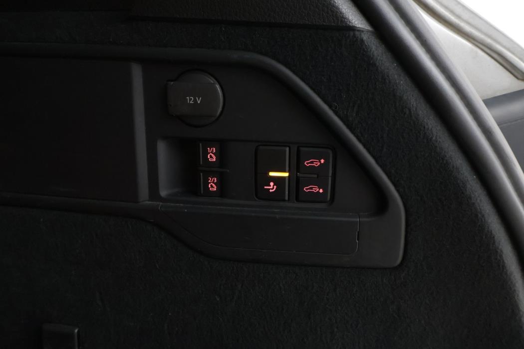 VOLKSWAGEN Touareg 2011