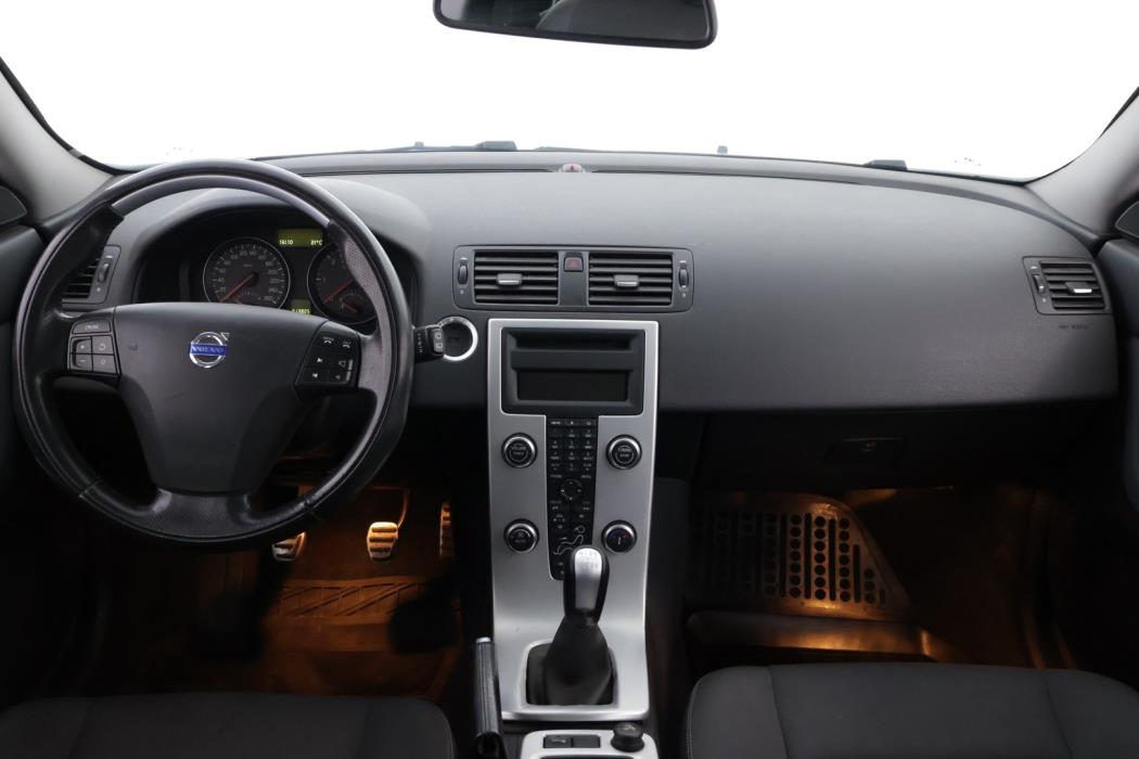 VOLVO V50 2011