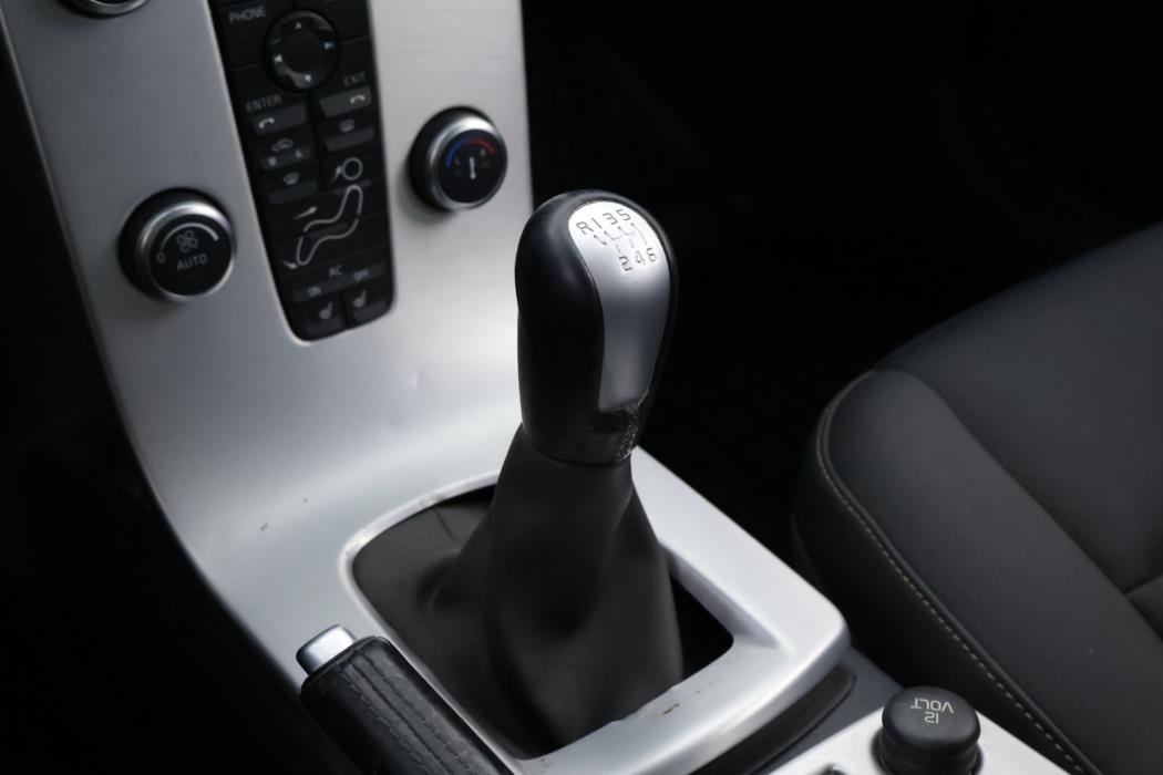 VOLVO V50 2011