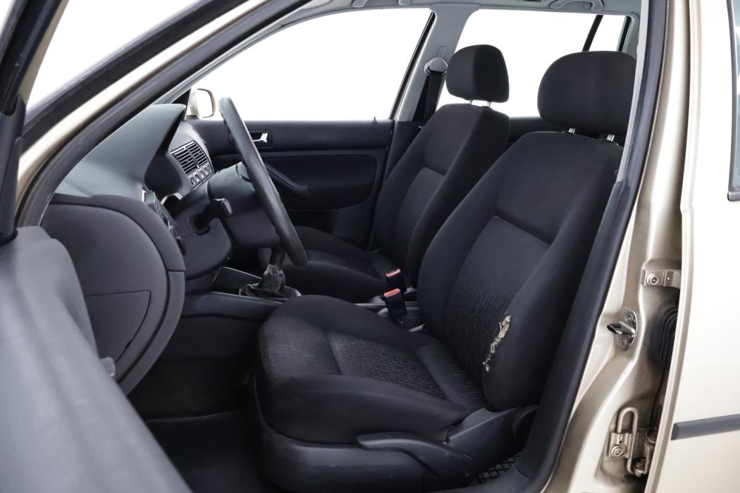 VOLKSWAGEN Golf Variant 2003
