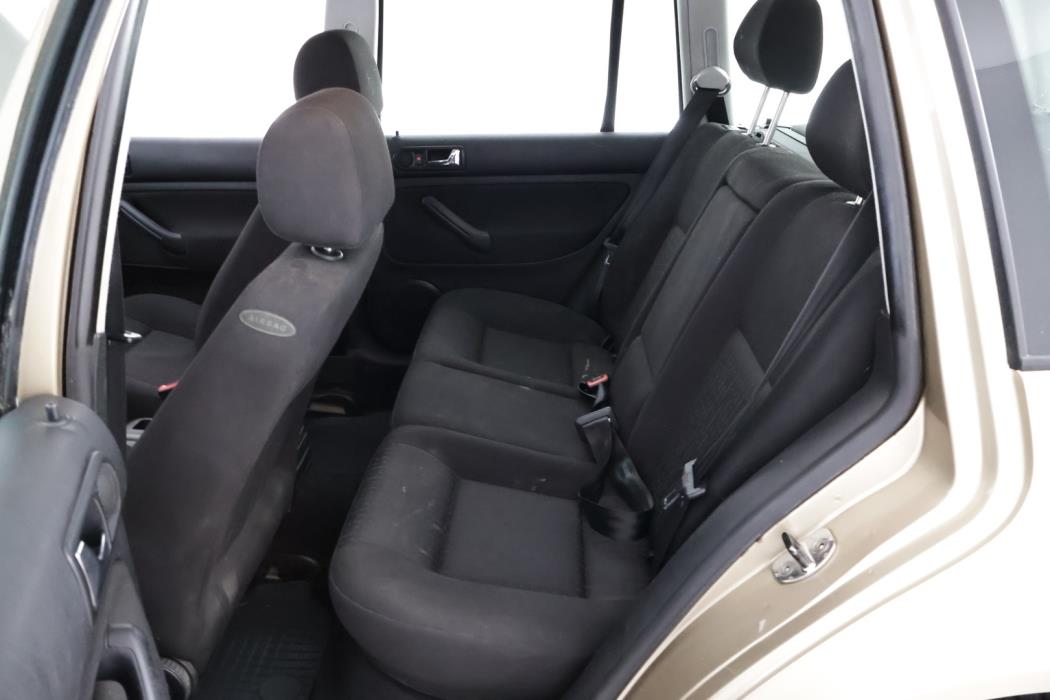 VOLKSWAGEN Golf Variant 2003