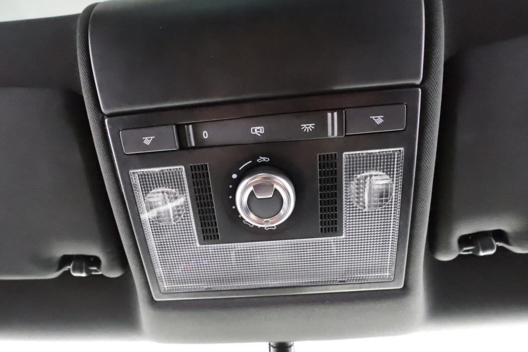 VOLKSWAGEN Polo 2015