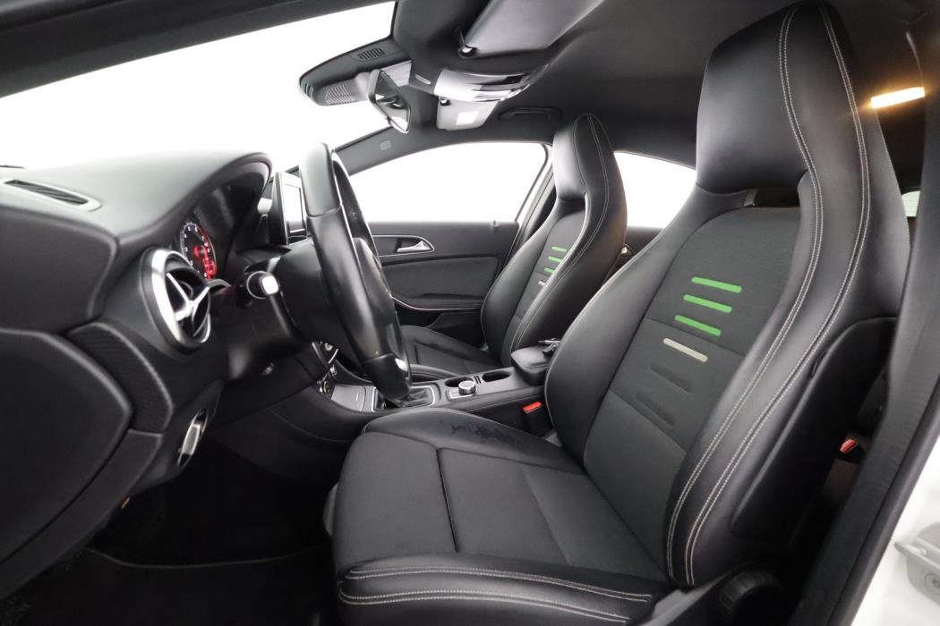 MERCEDES-BENZ A 2016