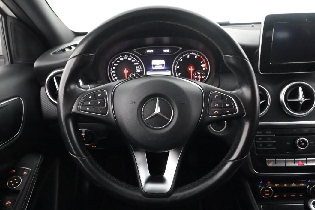 MERCEDES-BENZ A 2016